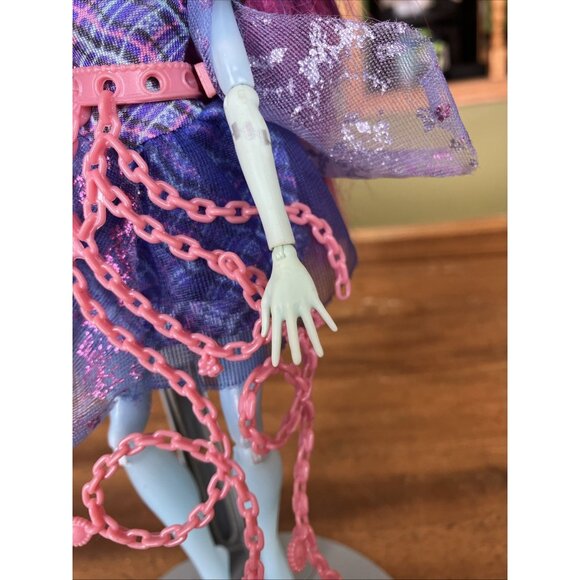 Monster High Doll - Picture 8 of 10